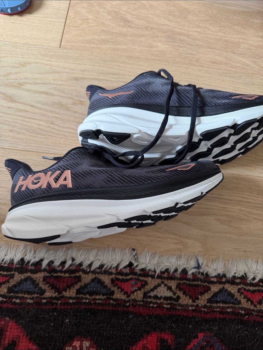 Hoka Women’s Clifton 9 size 7.5 medium width Black and Copper Running Shoes - Picture 3 of 10
